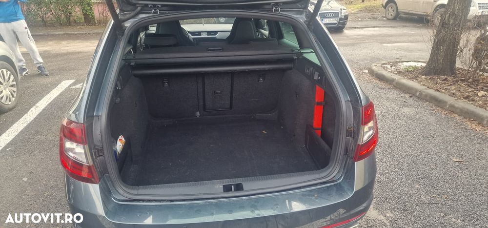 Skoda Octavia 2.0 TDI DSG RS - 7