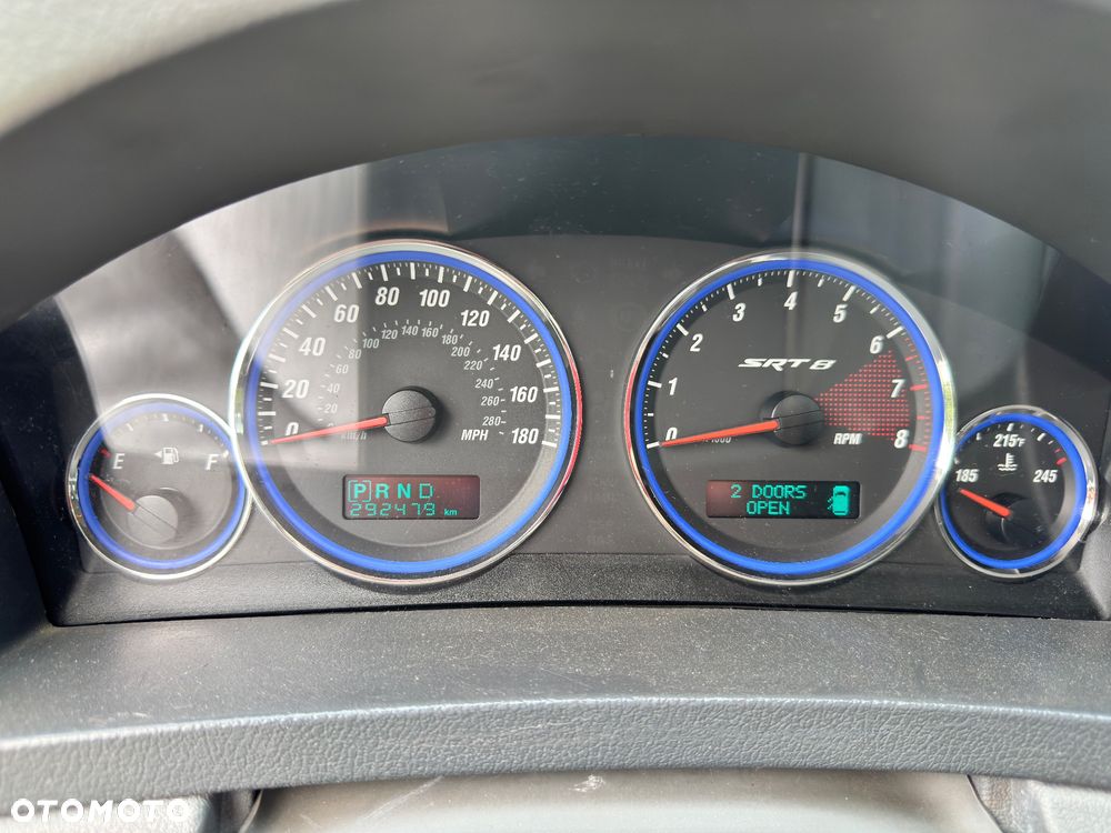 Jeep Grand Cherokee - 22