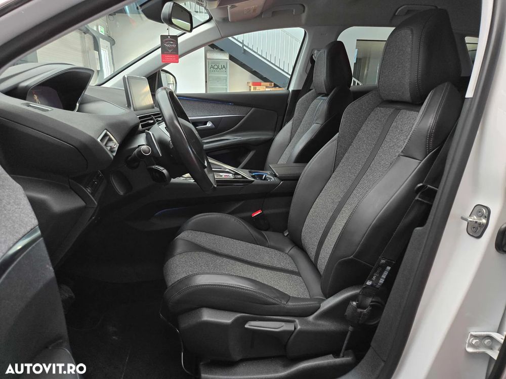 Peugeot 3008 1.2 PureTech Turbo S&S EAT6 Allure - 20