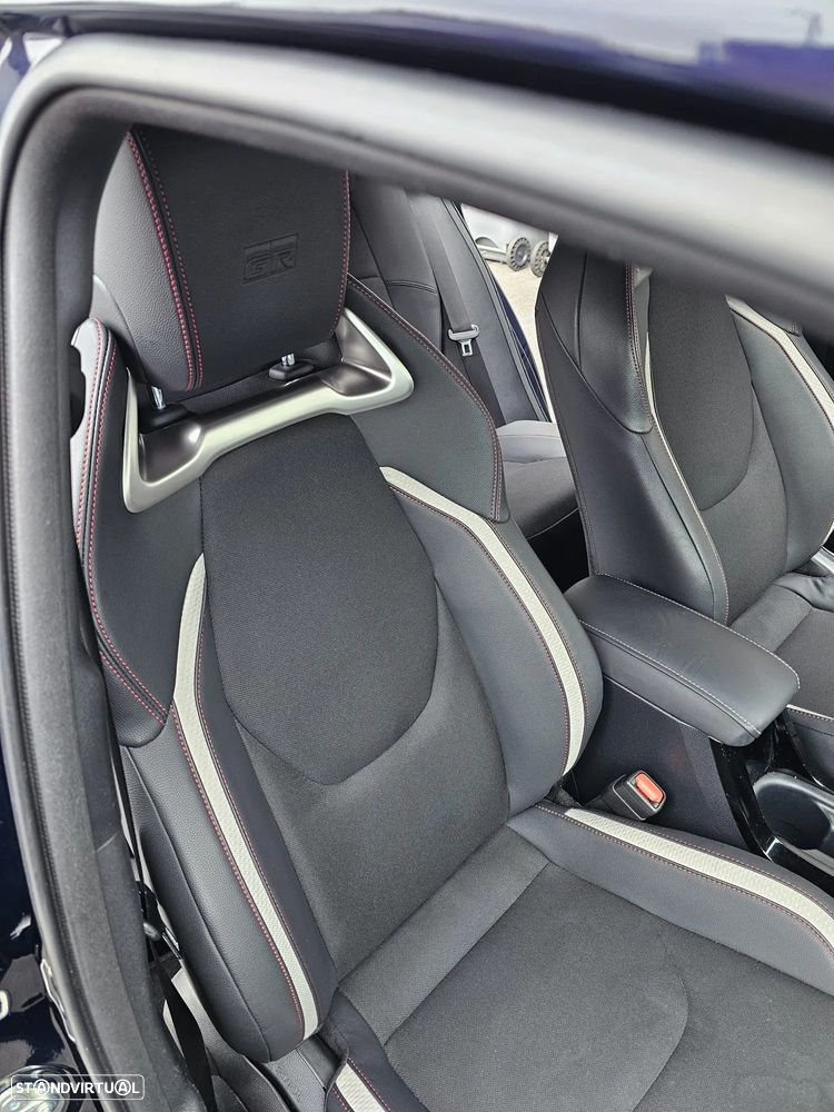 Toyota Corolla 1.8 Hybrid GR-Sport - 13