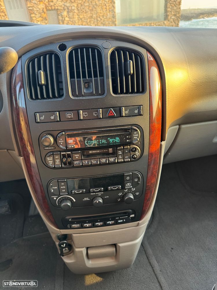 Chrysler Grand Voyager 3.3 Limited - 13
