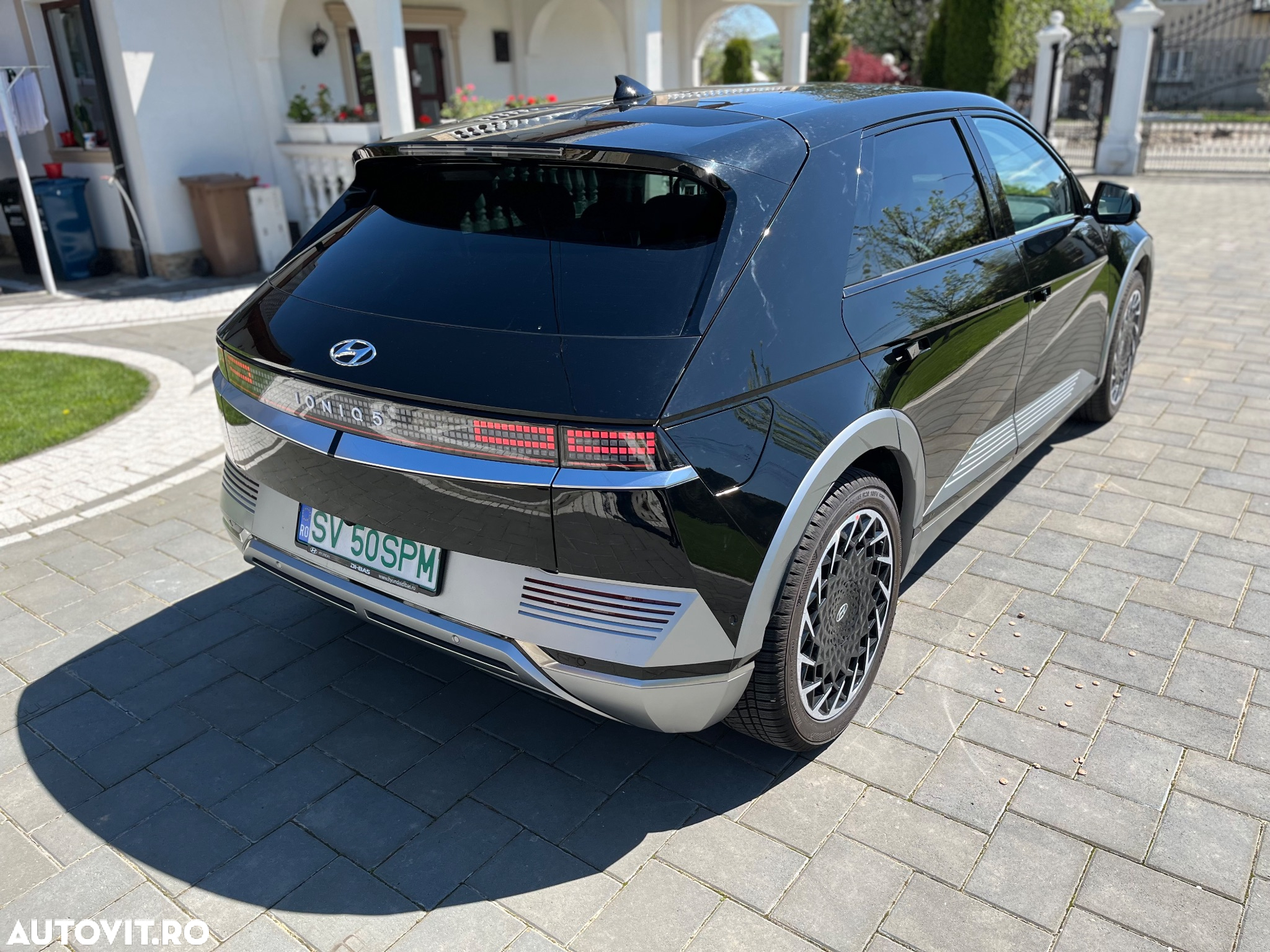 Hyundai IONIQ - 14