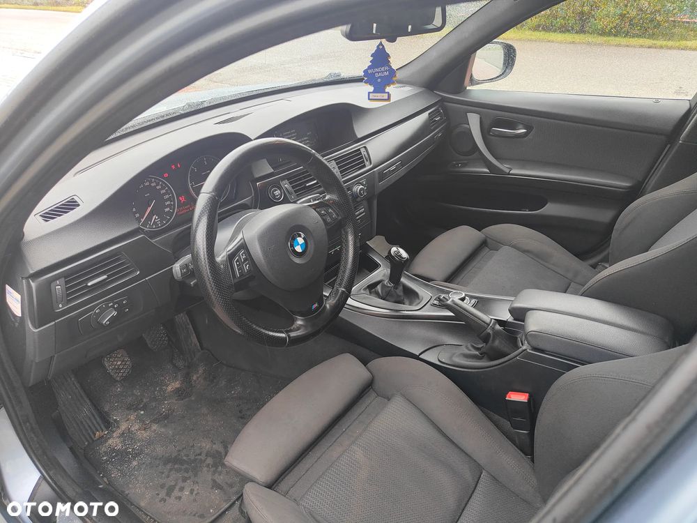 BMW Seria 3 318d - 9
