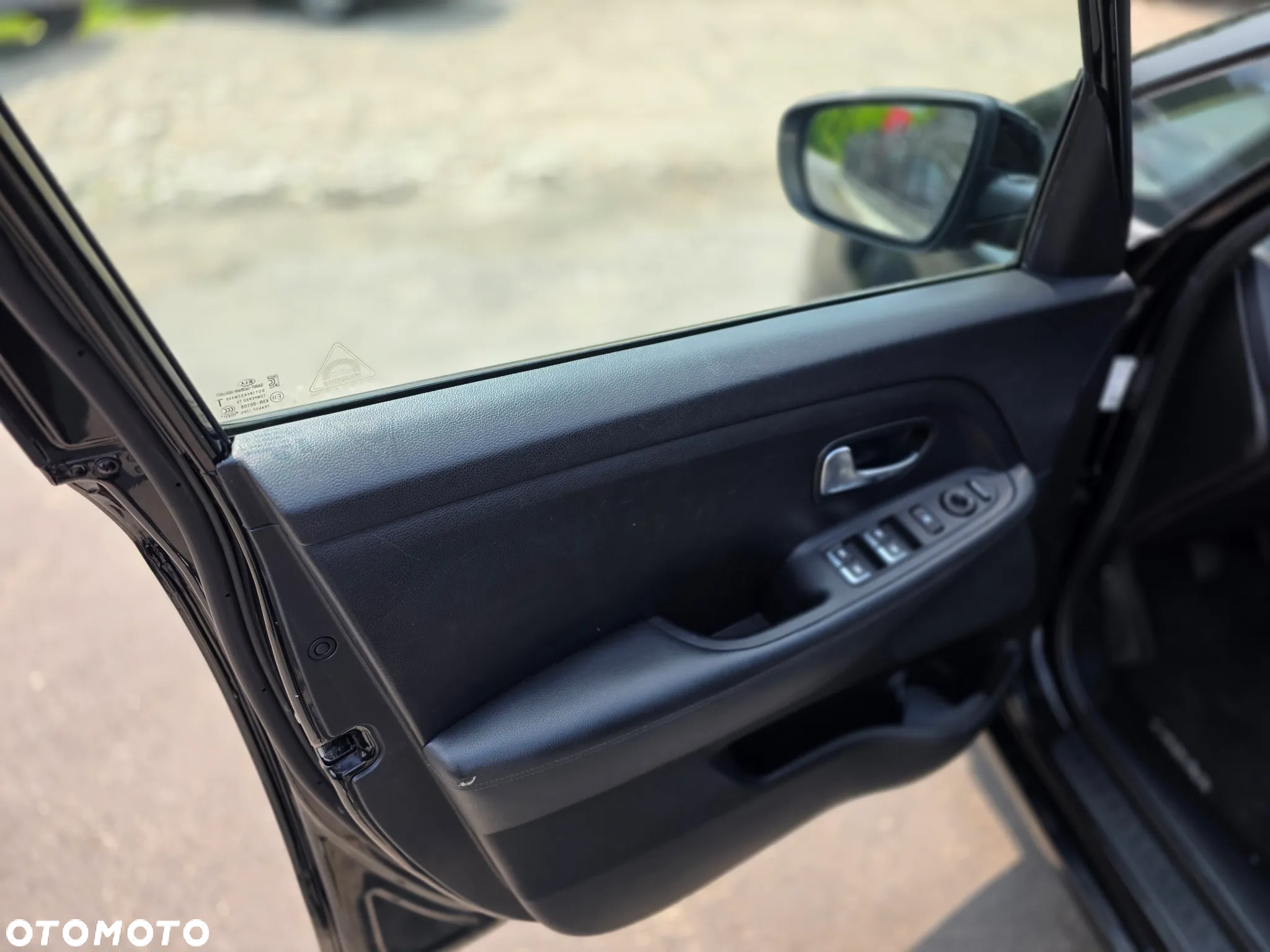 Kia Carens 1.7 CRDi 115 Fifa World Cup Edition - 17