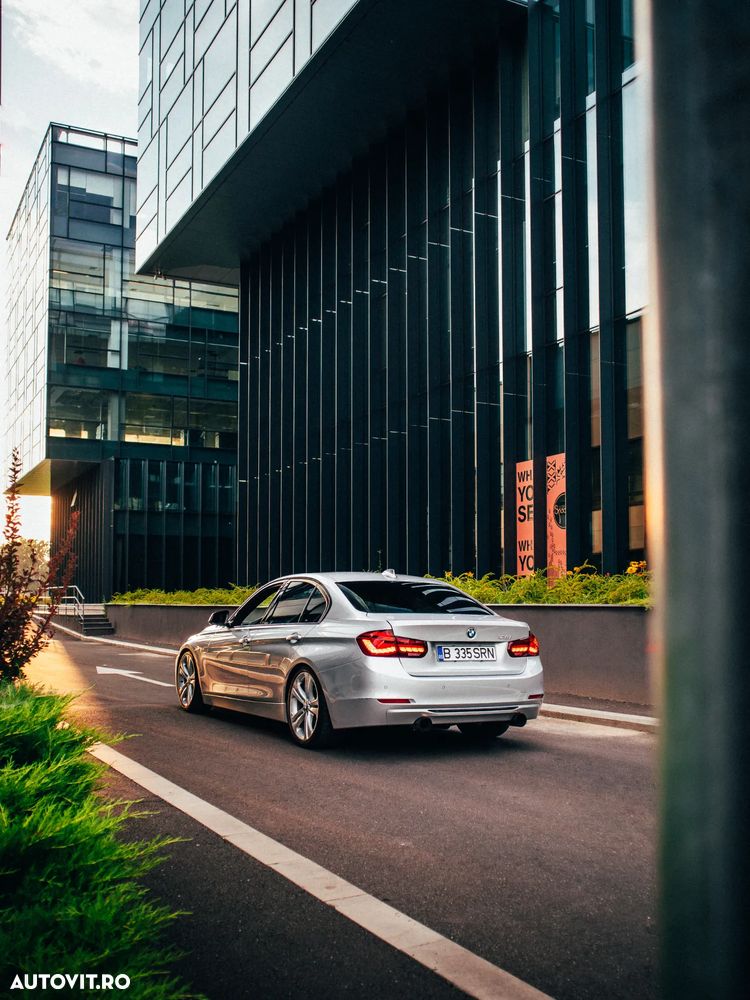 BMW Seria 3 335i Sport-Aut. Sport Line - 7