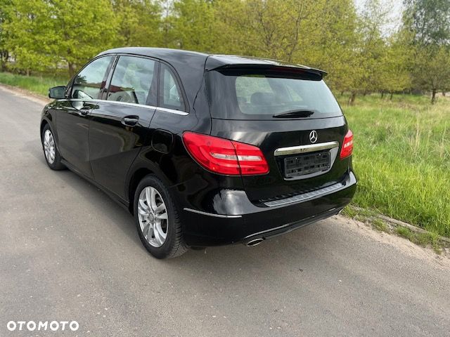 Mercedes-Benz Klasa B 180 d BlueEFFICIENCY Edition Style - 4