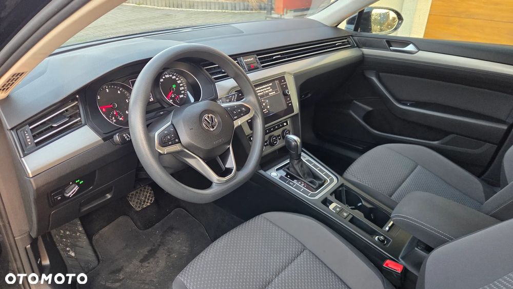 Volkswagen Passat 1.6 TDI SCR DSG Business - 9