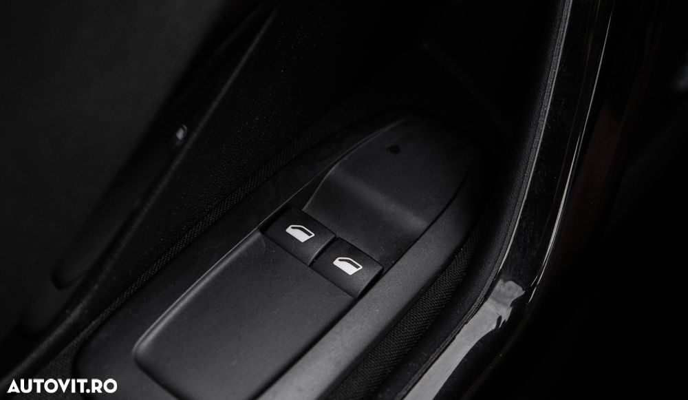 Peugeot 208 1.0 L PureTech Active - 27