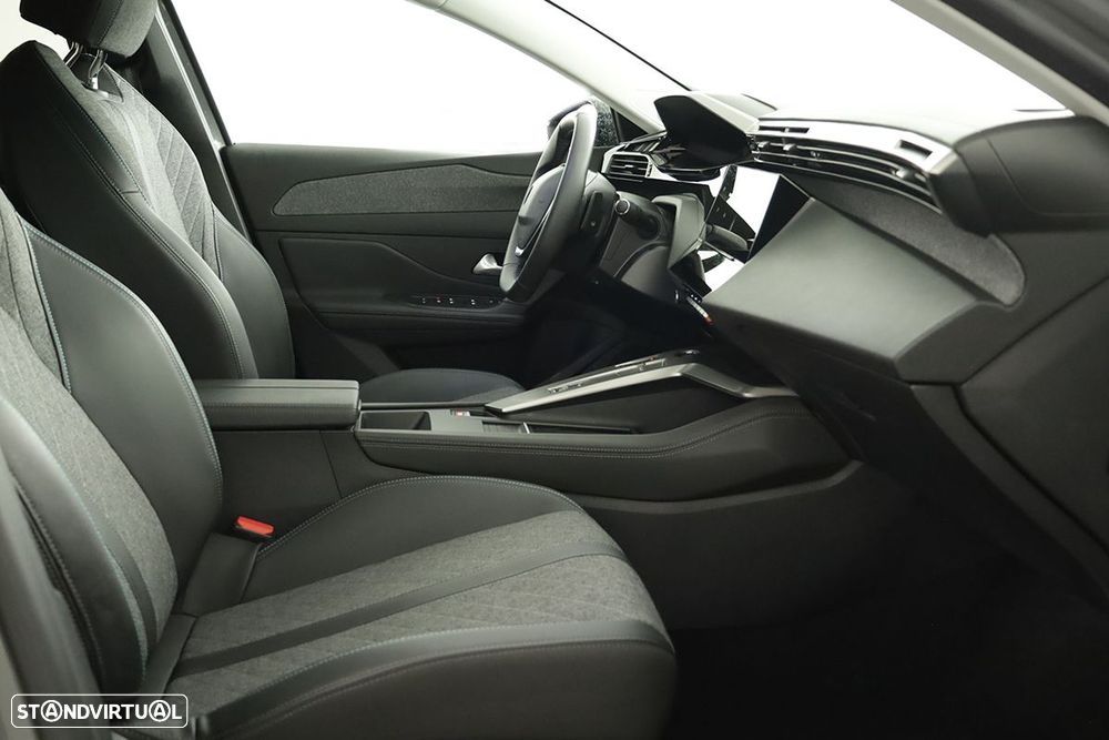 Peugeot 408 1.6 Hybrid Allure e-EAT8 - 18