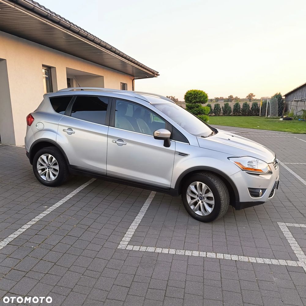 Ford Kuga 2.0 TDCi 2x4 Titanium - 11