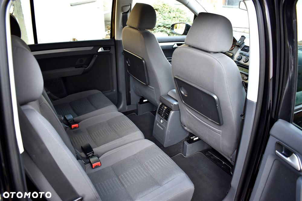 Volkswagen Touran 2.0 TDI DPF Highline - 19