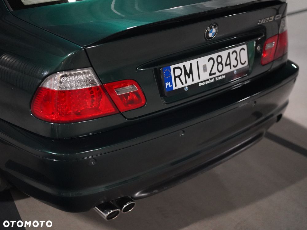 BMW Seria 3 323i - 10