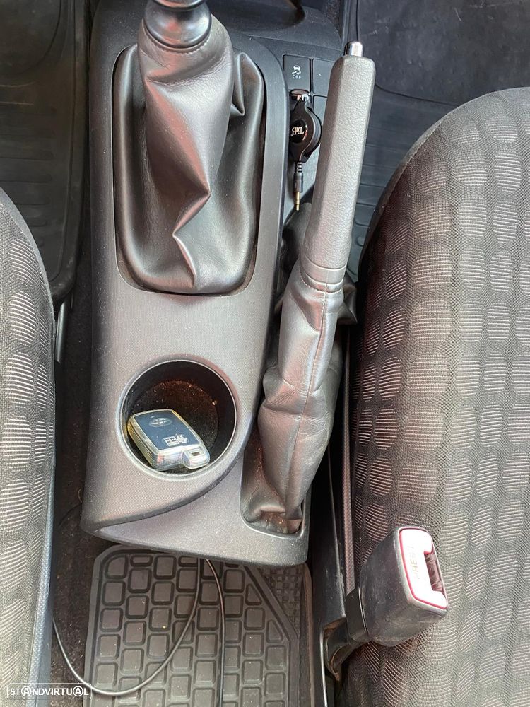 Toyota iQ 1.4 D-4D - 13