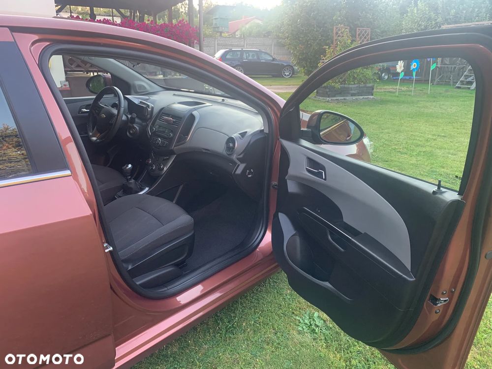 Chevrolet Aveo 1.6 LTZ - 18