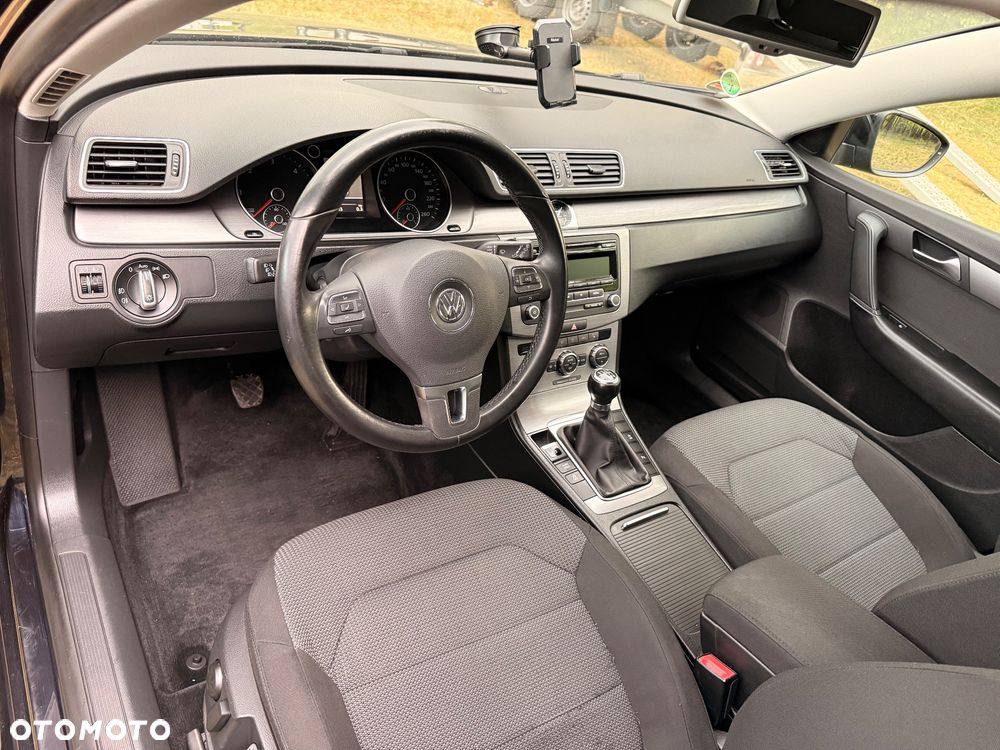 Volkswagen Passat 1.6 TDI BlueMotion Technology Comfortline - 5