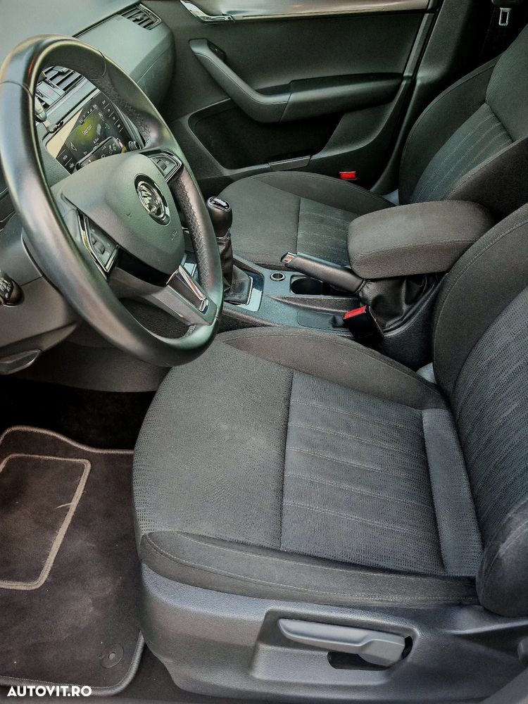 Skoda Octavia 2.0 TDI STYLE - 8
