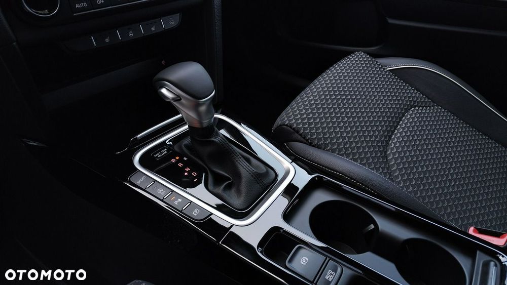 Kia Ceed - 13