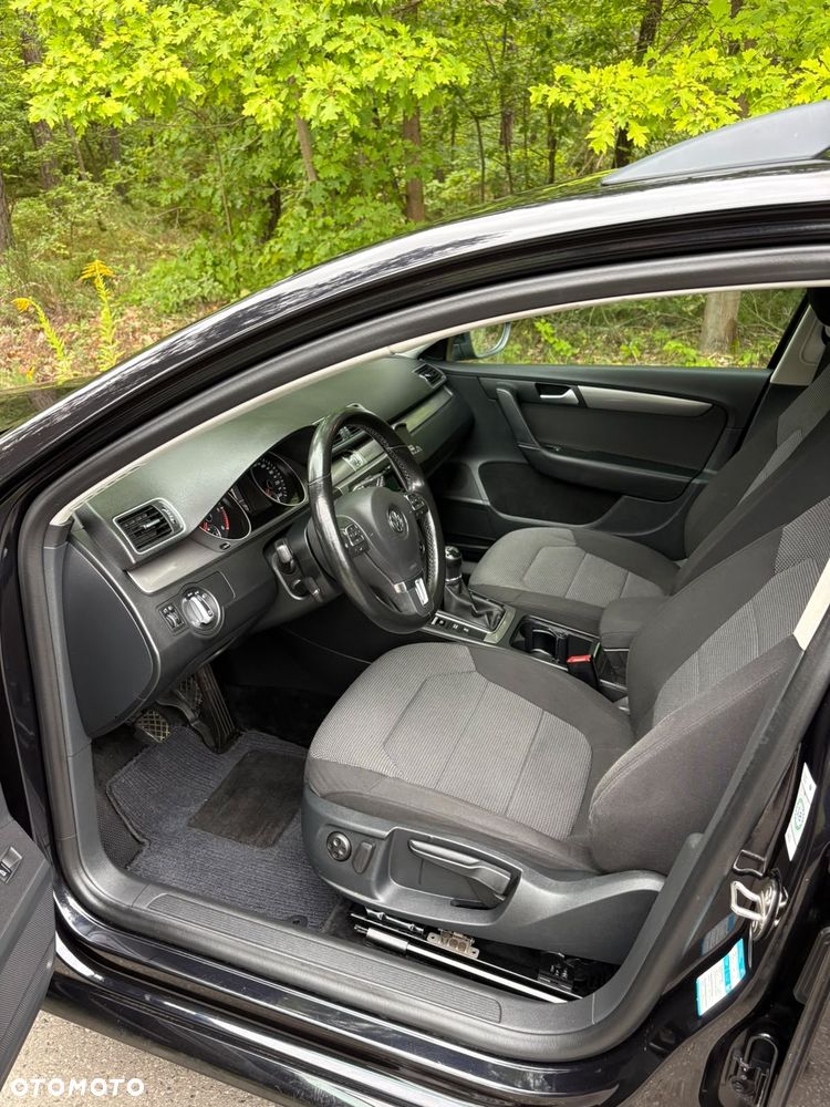 Volkswagen Passat 1.6 TDI BlueMotion - 22