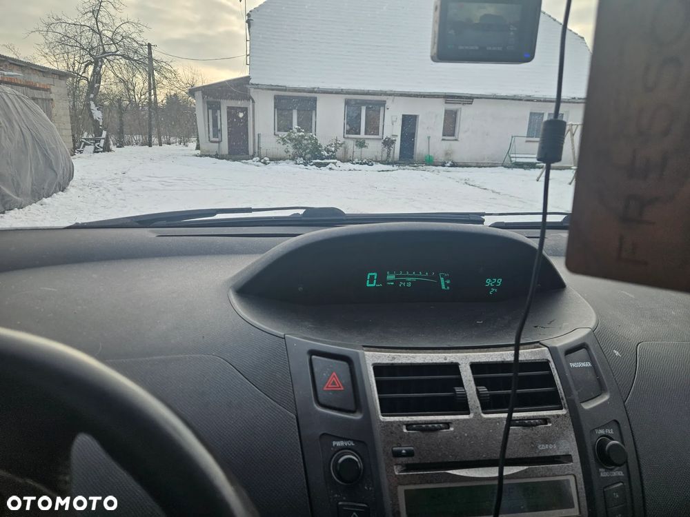 Toyota Yaris 1.33 Luna - 8