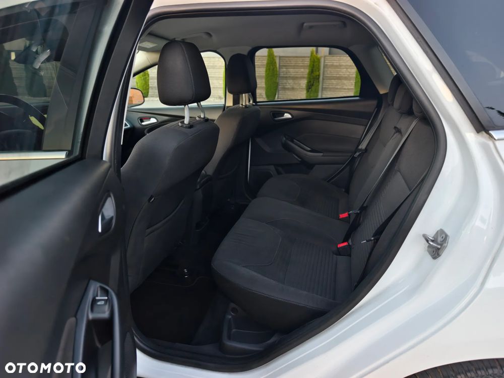 Ford Focus 1.5 EcoBlue Start-Stopp-System TITANIUM DESIGN - 10