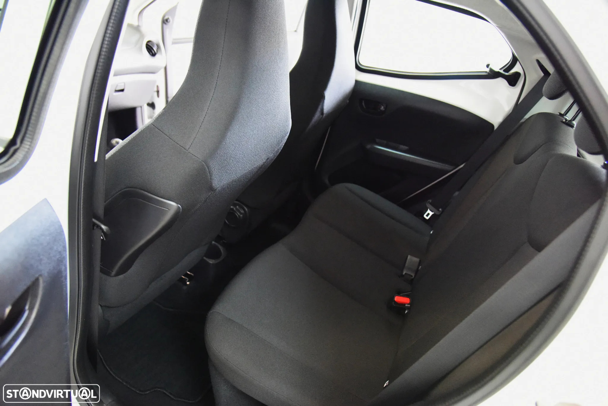 Toyota Aygo x-play Eco - 21