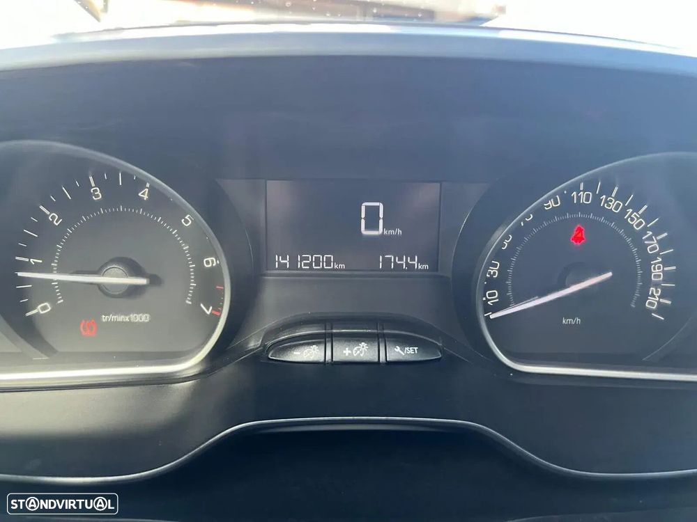 Peugeot 2008 - 15