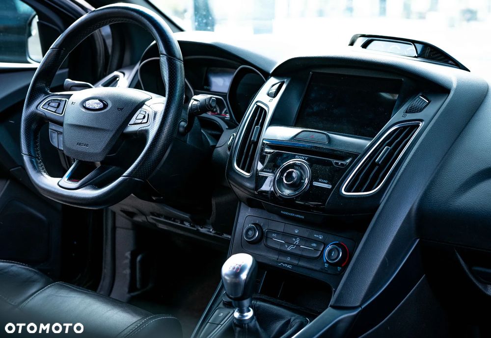 Ford Focus 2.0 EcoBoost ST-2 - 10