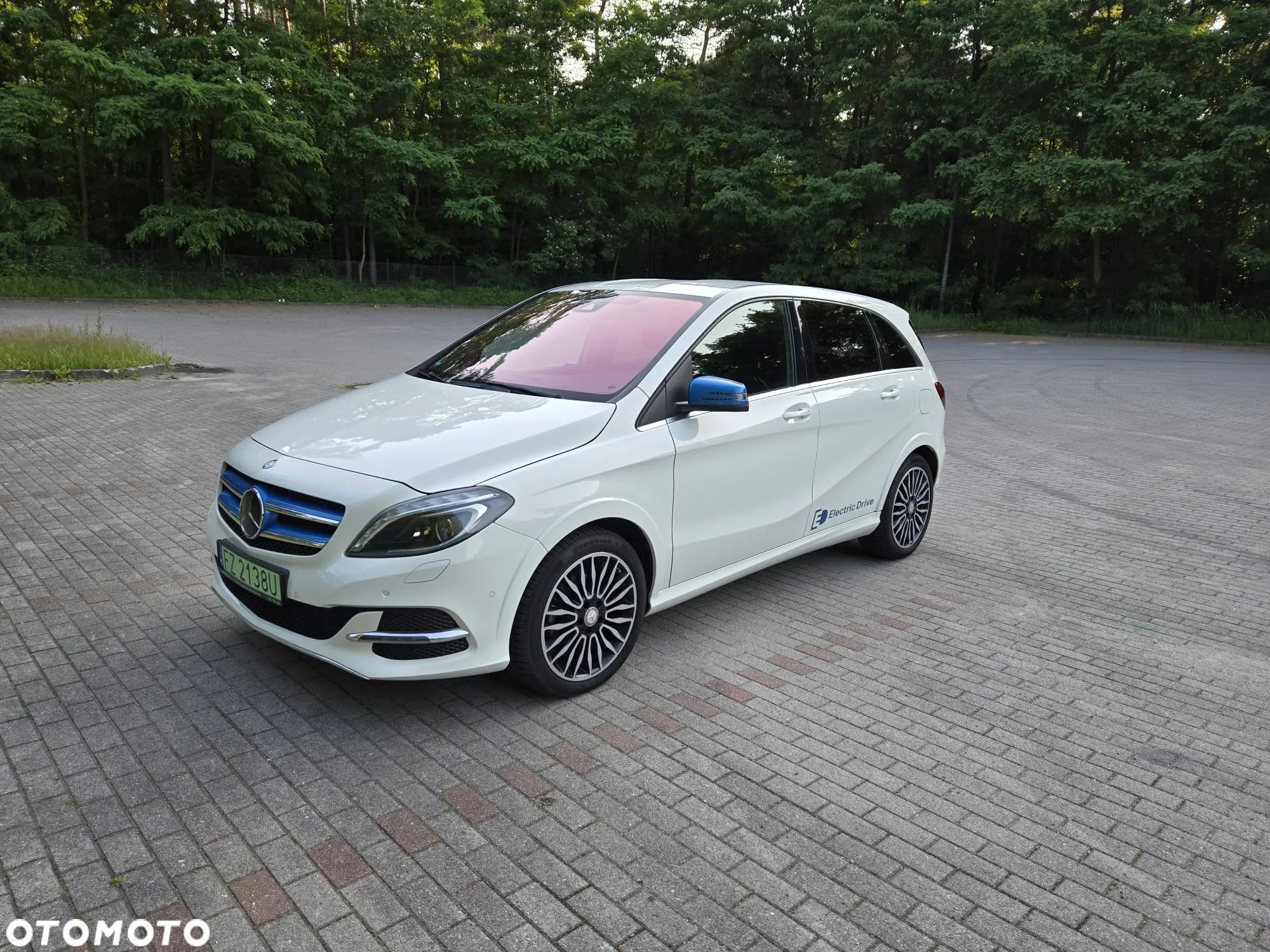 Mercedes-Benz Klasa B (Electric Drive) 250 e - 1