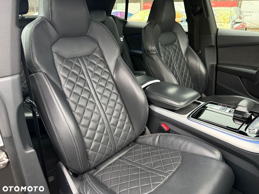 Audi Q8 - 32