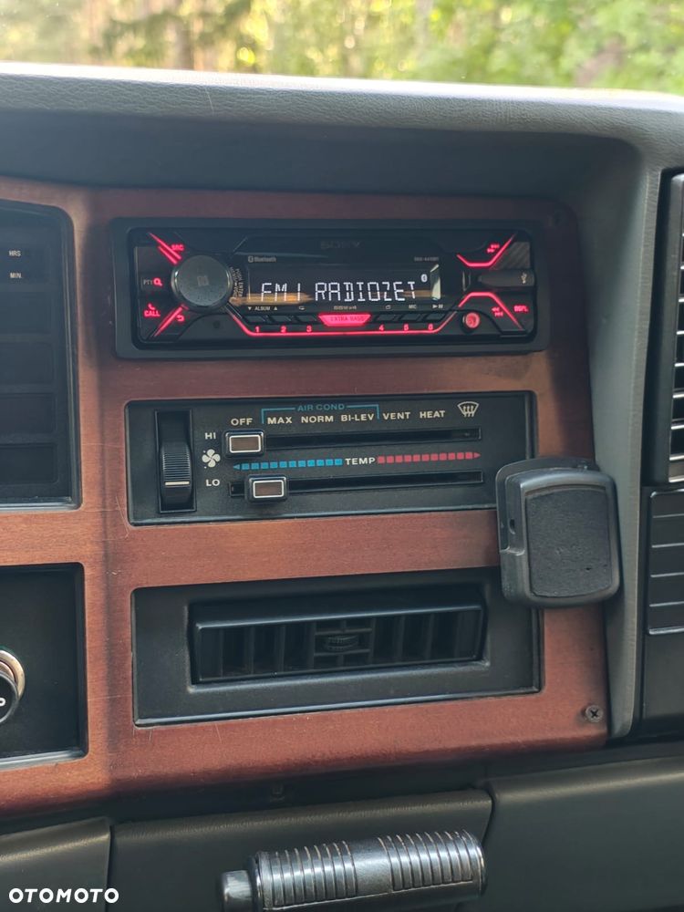 Jeep Cherokee - 26