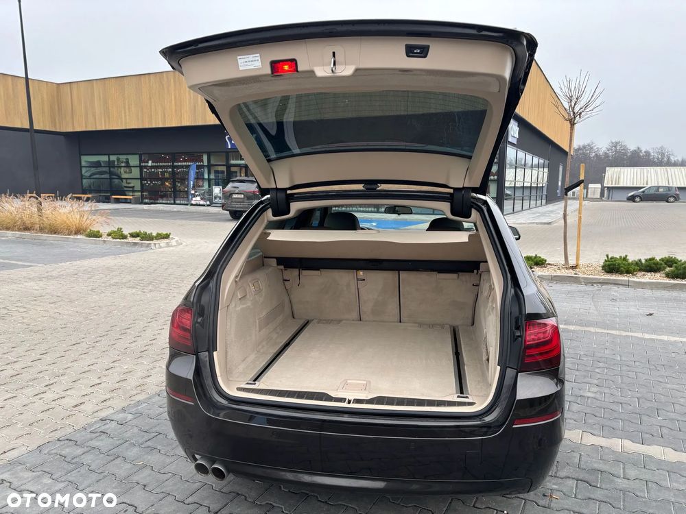 BMW Seria 5 525d xDrive Modern Line - 7