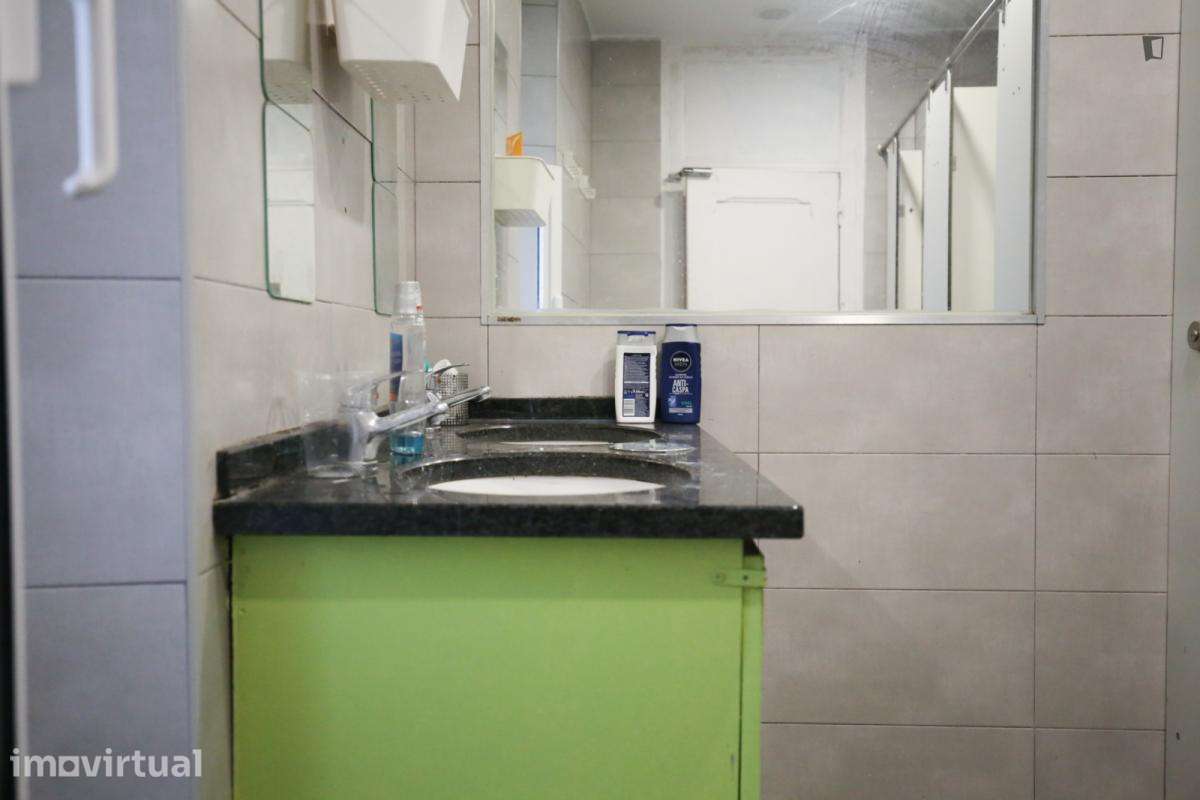 Quarto - localizado em Entrecampos Lisbon - Grande imagem: 4/45