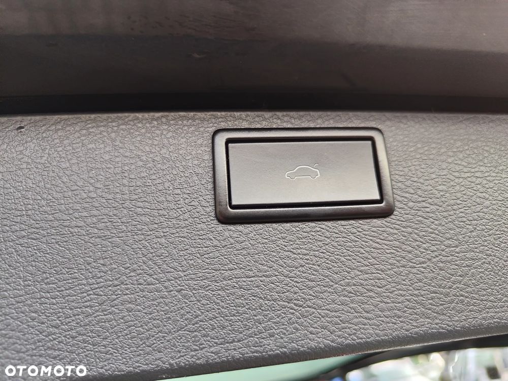 Volkswagen Multivan 2.0 TDI L1 Higline DSG - 32