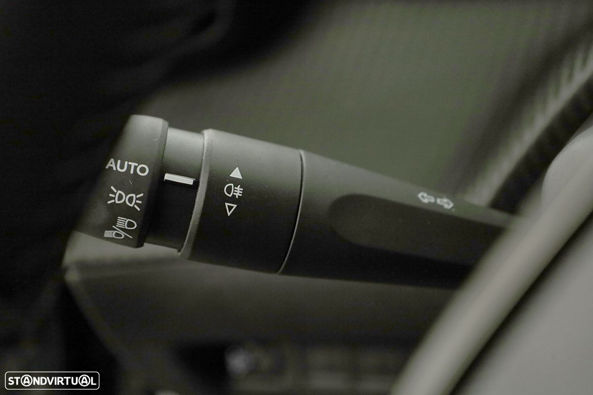 Peugeot 2008 1.2 PureTech Allure - 17