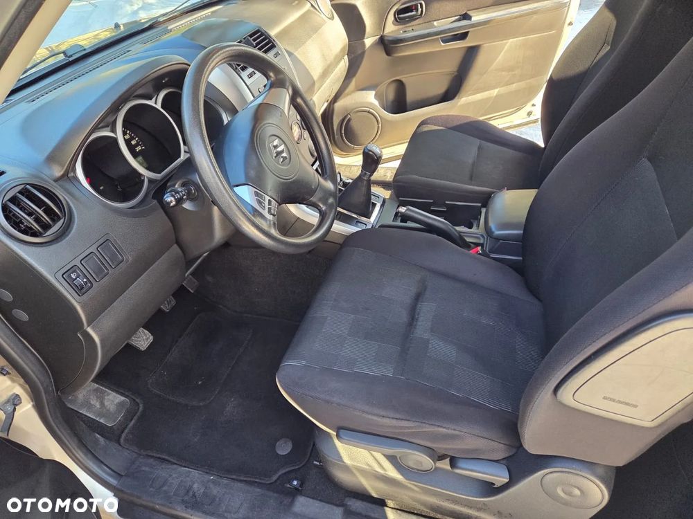 Suzuki Grand Vitara - 8