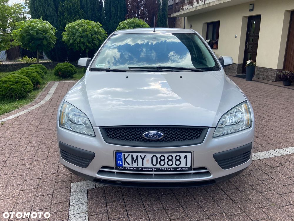 Ford Focus 1.6 Ambiente - 2