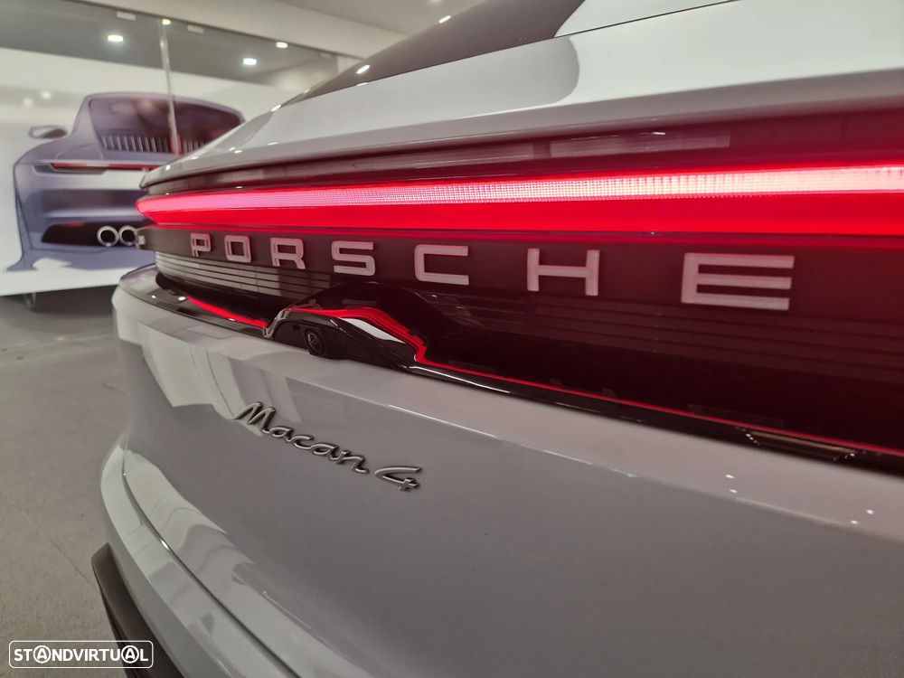 Porsche Macan Electric 4 - 4