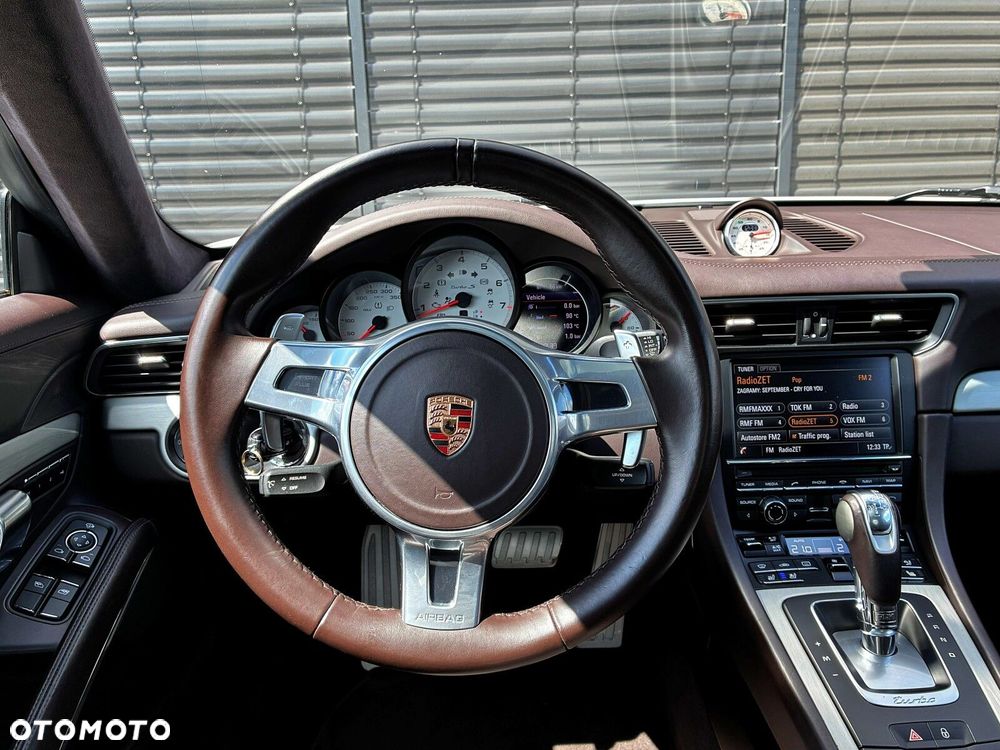 Porsche 911 - 16