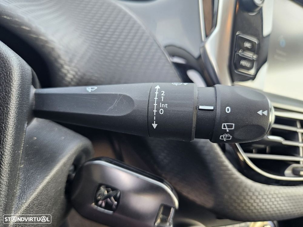 Peugeot 208 1.2 PureTech Style - 38