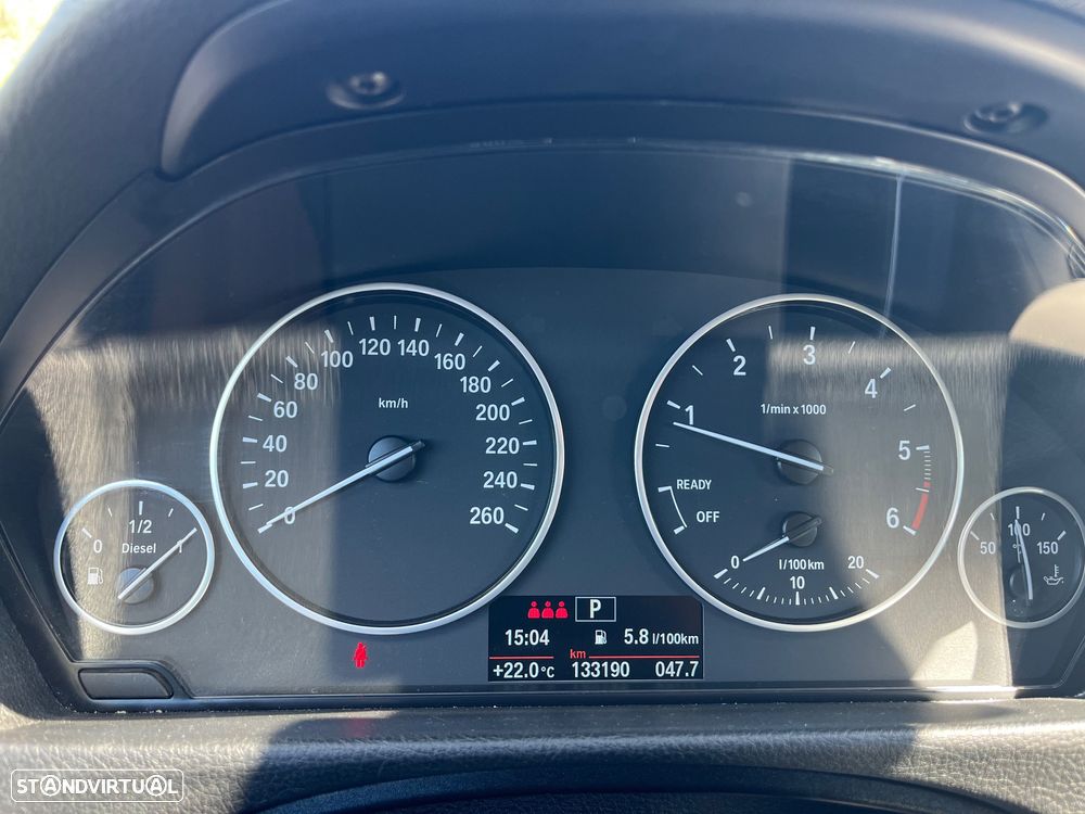 BMW 318 d Touring Auto - 9