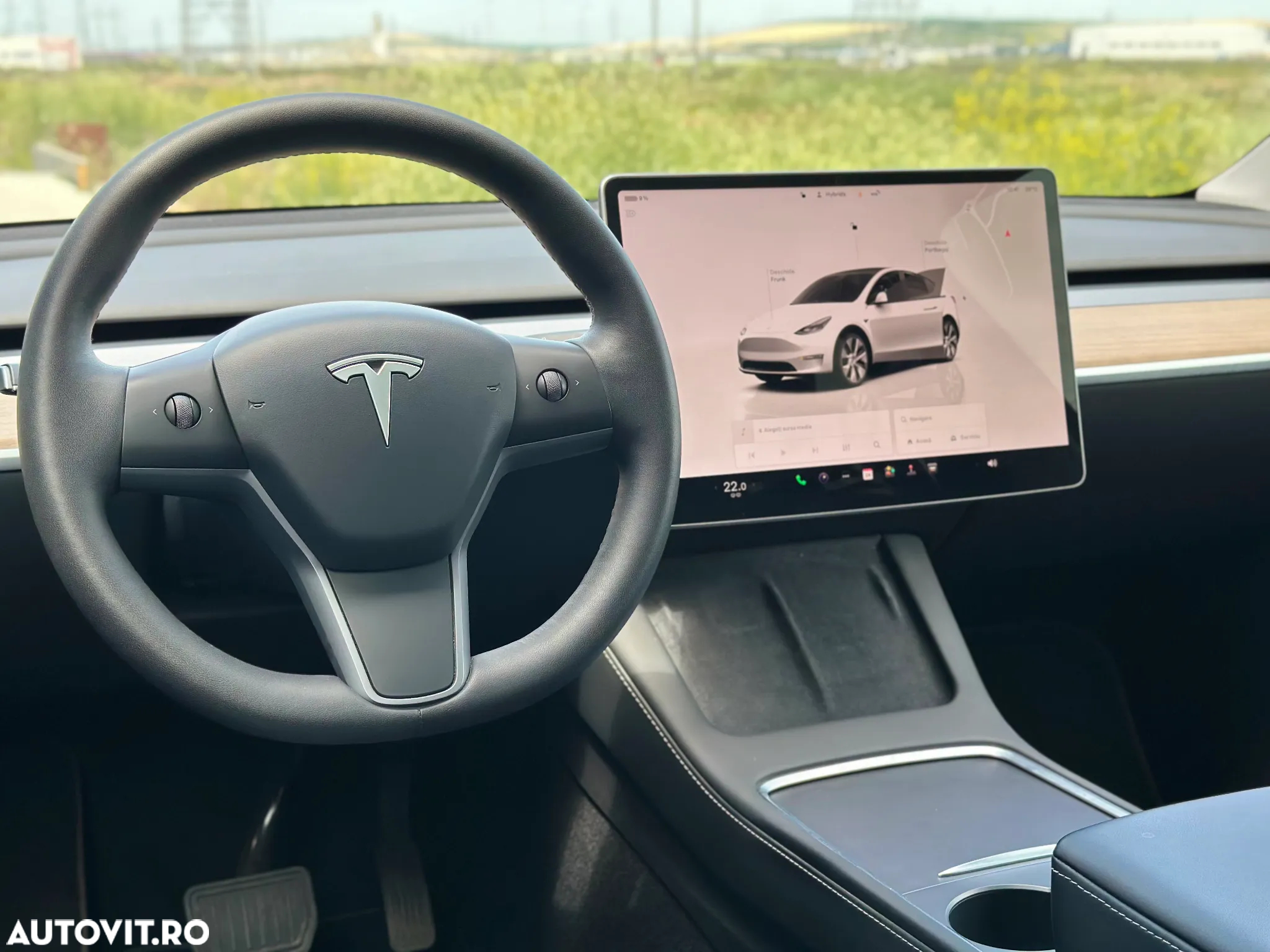 Tesla Model Y Long Range Dual Motor AWD - 14