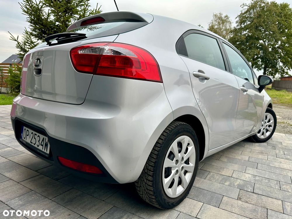 Kia Rio 1.2 M - 11