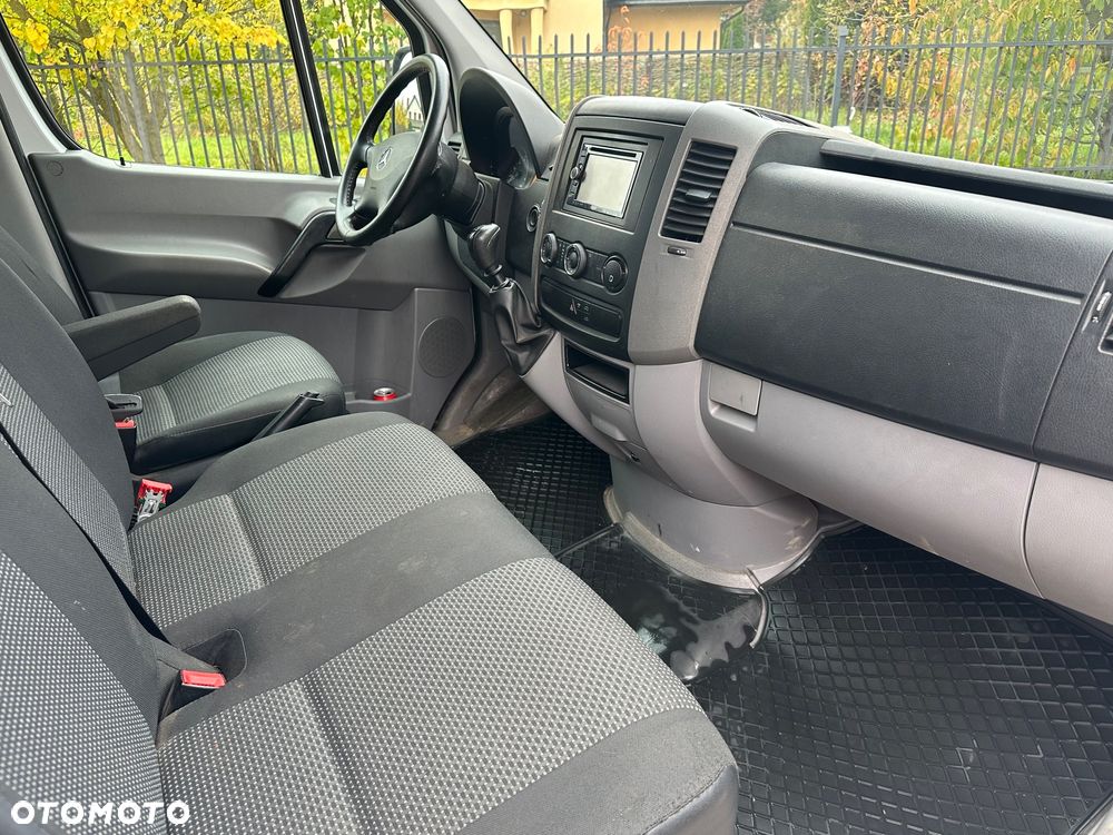 Mercedes-Benz Sprinter - 11