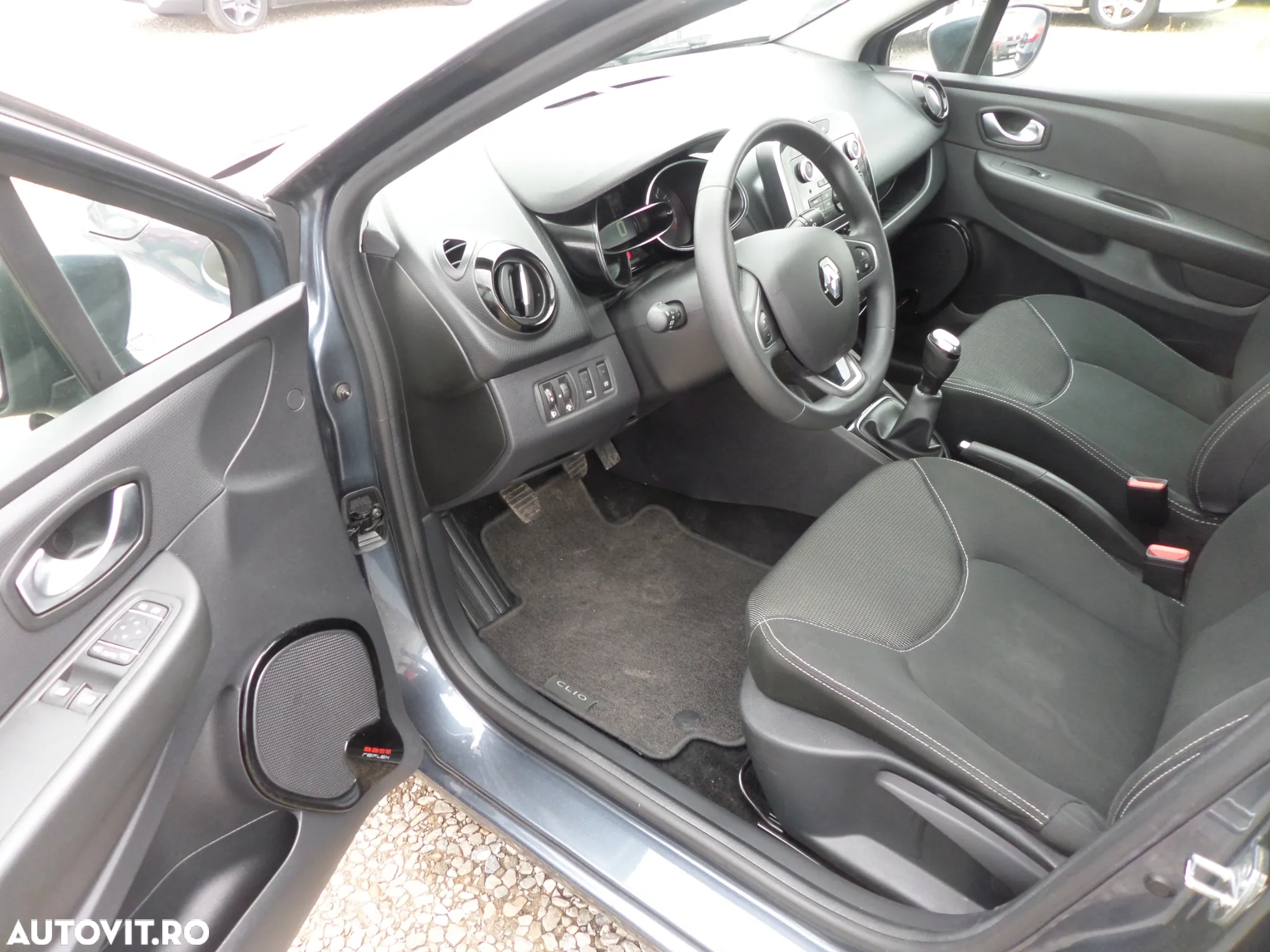 Renault Clio - 11