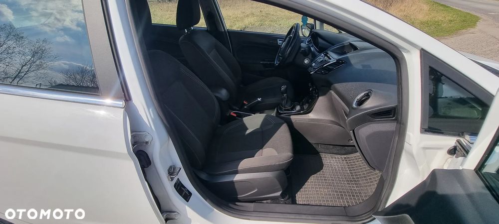 Ford Fiesta 1.0 EcoBoost mHEV Titanium - 14
