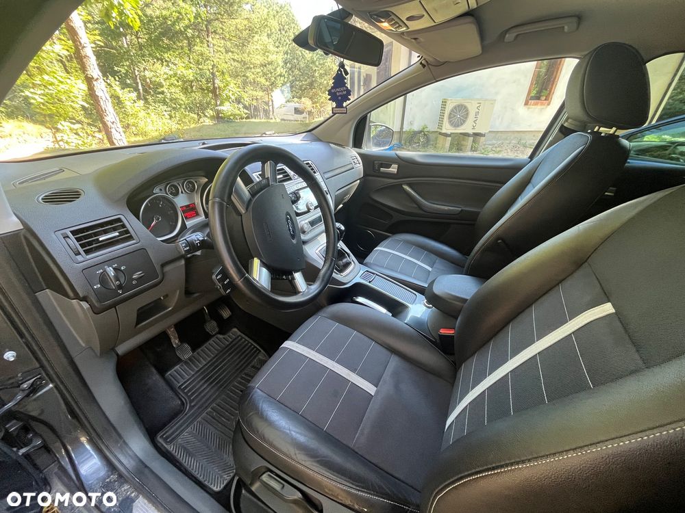 Ford Kuga 2.0 TDCi 4x4 Titanium - 8