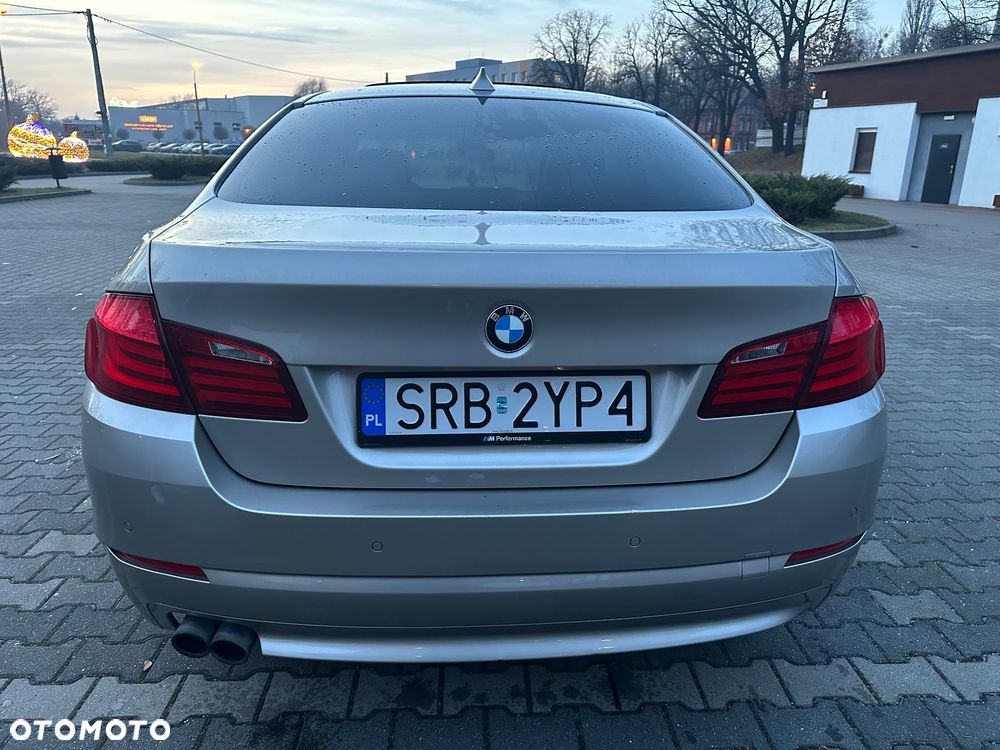 BMW Seria 5 528i Sport-Aut - 6