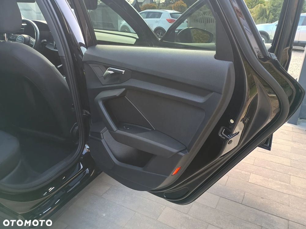 Audi A3 Limousine 30 TDI - 18