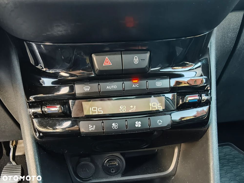 Peugeot 2008 - 30