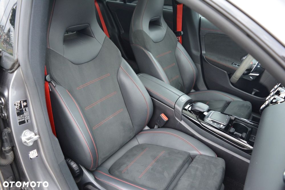 Mercedes-Benz CLA - 23